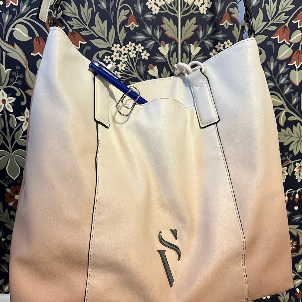 Vera Wang Elegant Cream and Black Tote - Picture 4 of 10
